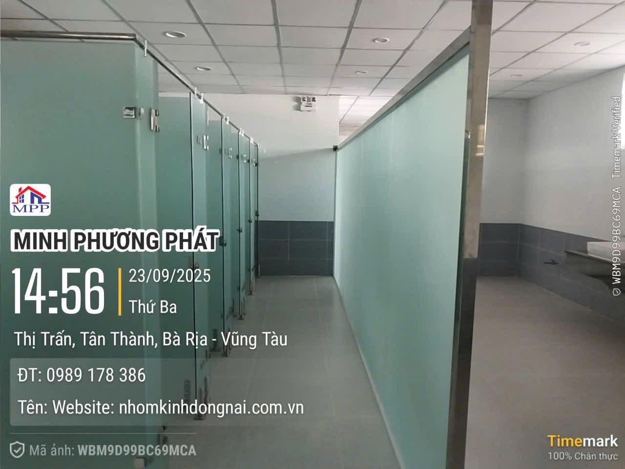 vách kính phòng tắm cường lực