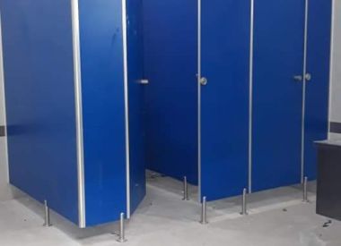 CHUYÊN THI CÔNG VÁCH NGĂN VỆ SINH COMPACT HPL LOẠI 1 GIÁ RẺ NHẤT CAM KẾT UY TÍN CHẤT LƯỢNG