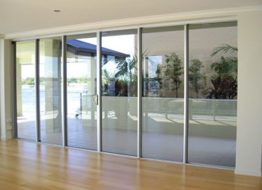 Báo giá thi công làm kính cường lực| Nhận thi công kính cường lực giá rẻ.