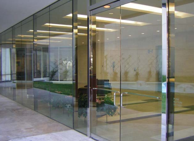 Tại sao kính cường lực là sự lựa chọn hàng đầu ? báo giá thi công lắp đặt cửa kính cường lực