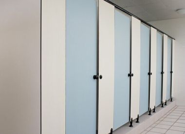 CHUYÊN THI CÔNG VÁCH NGĂN VỆ SINH COMPACT TẠI KHU CÔNG NGHIỆP BÌNH DƯƠNG GIÁ RẺ UY TÍN CHẤT LƯỢNG.