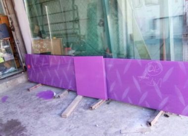 KÍNH CƯỜNG LỰC-KÍNH  MÁU ỐP TƯỜNG CAO CẤP-THI CÔNG KÍNH CƯỜNG LỰC GIÁ RẺ