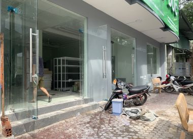 KÍNH CƯỜNG LỰC – VÁCH KÍNH TẮM LÙA,KÍNH BẢN LỀ SÀN,KÍNH BẢN LỀ KẸP,GIÁ RẺ NHẤT BIÊN HÒA ĐỒNG NAI