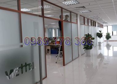 VÁCH NGĂN NHÔM KÍNH-VÁCH NGĂN NHÀ VỆ SINH COMPACT- CHUYÊN THI CÔNG  VÁCH NGĂN COMPACT GIÁ RẺ NHẤT