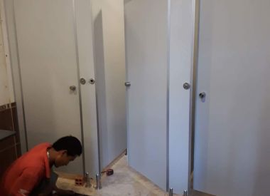 CHUYÊN THI CÔNG ,SỬA CHỮA, LẮP ĐẶT, VACH NGĂN COMPACT, VÁCH KÍNH CƯỜNG LỰC ,VÁCH NHÔM KÍNH UY TÍN